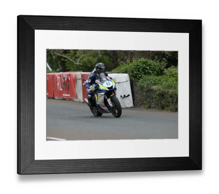 Framed Print : Mike Browne (Yamaha) 2022 Supersport TT Framed Print : Mike Browne (Yamaha) 2022 Supersport TT