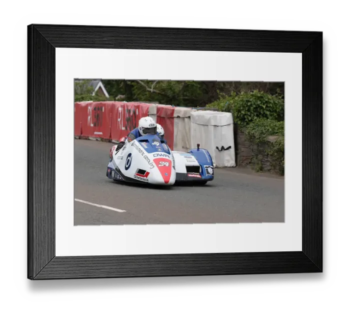 Framed Print : Roger Stockton & Bradley Stockton (Suzuki LCR) Sidecar TT Framed Print : Roger Stockton & Bradley Stockton (Suzuki LCR) Sidecar TT