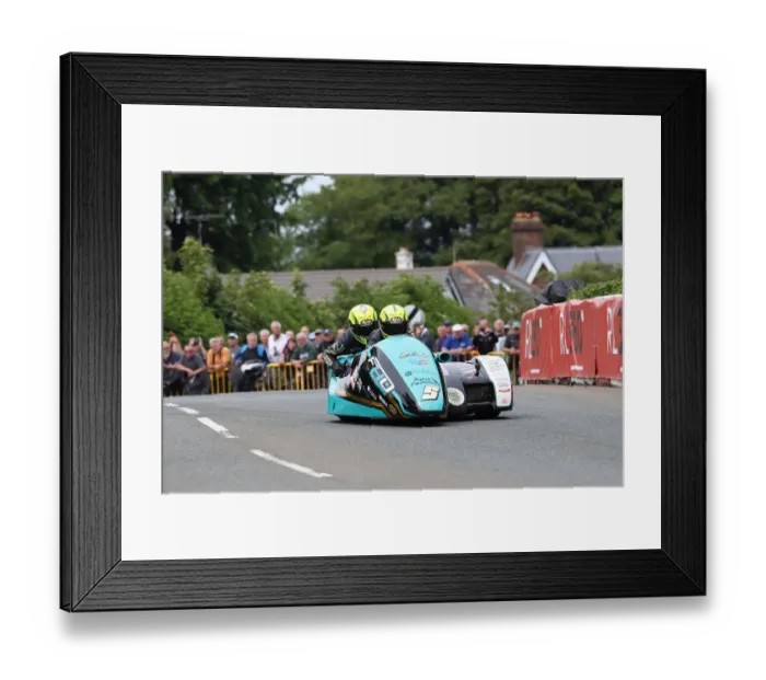 Framed Print : Peter Founds & Jevan Walmsley (Honda LCR) Sidecar TT Framed Print : Peter Founds & Jevan Walmsley (Honda LCR) Sidecar TT