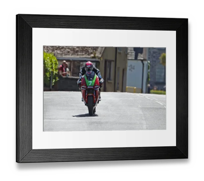 Framed Print : Gary Johnson (Kawasaki) 2022 Supertwin TT Framed Print : Gary Johnson (Kawasaki) 2022 Supertwin TT
