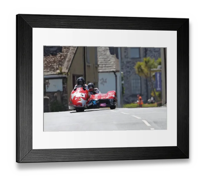 Framed Print : Estelle LeBlond & Clement Carre (Suzuki SGR) 2022 Sidecar TT Framed Print : Estelle LeBlond & Clement Carre (Suzuki SGR) 2022 Sidecar TT