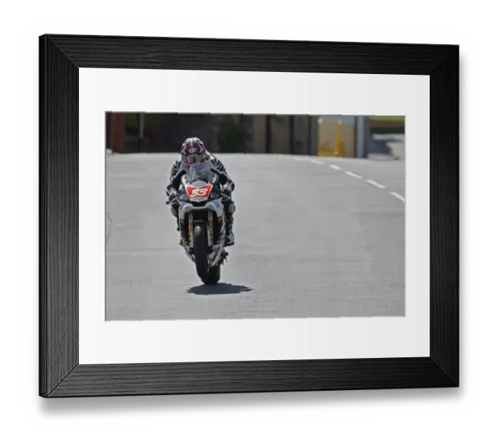 Framed Print : Paul Jordan (Yamaha) 2022 Senior TT Framed Print : Paul Jordan (Yamaha) 2022 Senior TT
