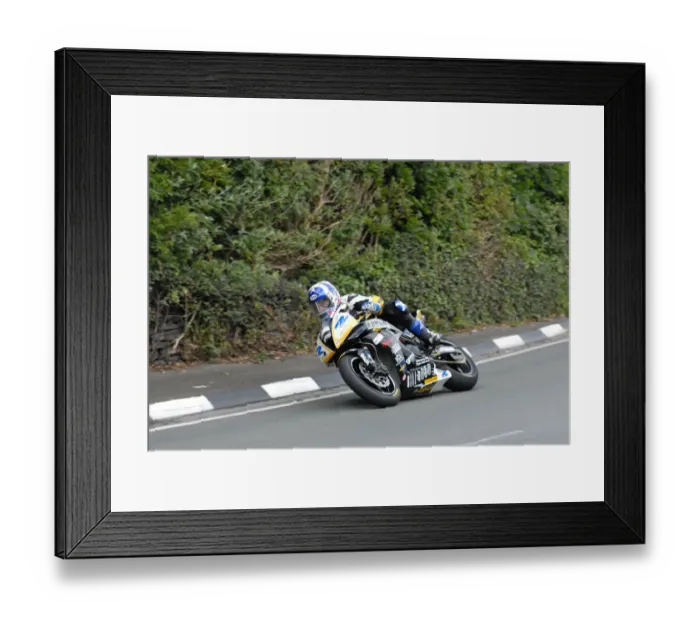 Framed Print : Keith Amor (Honda) 2011 Supersport TT Framed Print : Keith Amor (Honda) 2011 Supersport TT