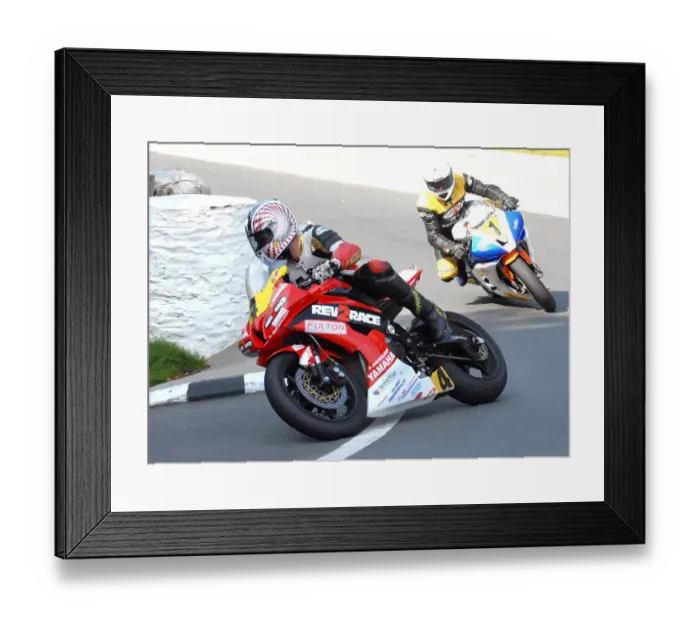 Framed Print : Si Fulton (Yamaha) 2010 Senior Manx Grand Prix Framed Print : Si Fulton (Yamaha) 2010 Senior Manx Grand Prix
