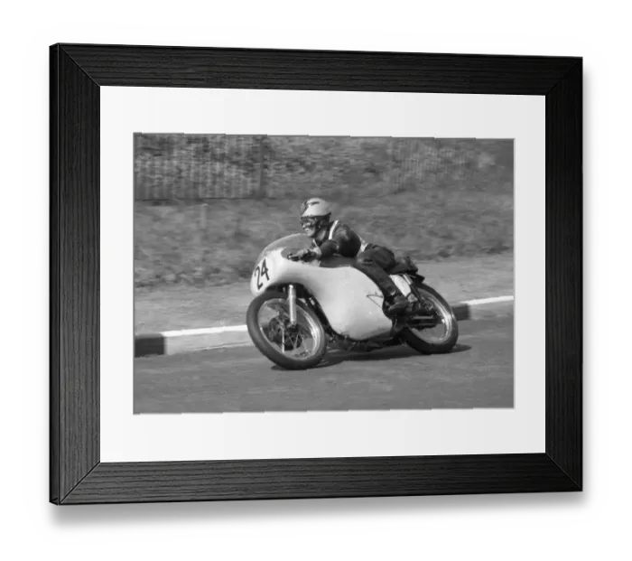 Framed Print : Jack Andrews (Norton) 1963 Junior Manx Grand Prix Framed Print : Jack Andrews (Norton) 1963 Junior Manx Grand Prix