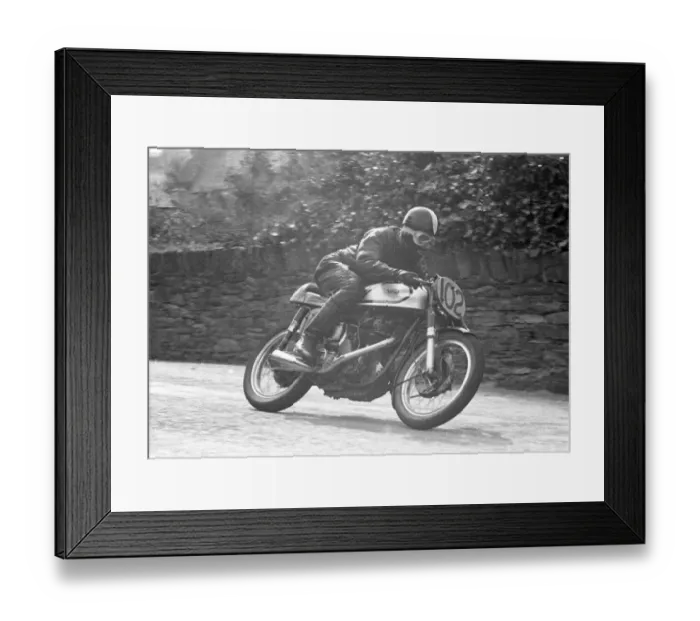 Framed Print : Roy Jervis (Norton) 1955 Senior Manx Grand Prix Framed Print : Roy Jervis (Norton) 1955 Senior Manx Grand Prix