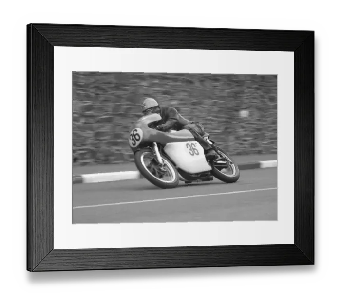 Framed Print : David Reid (Norton) 1963 Senior Manx Grand Prix