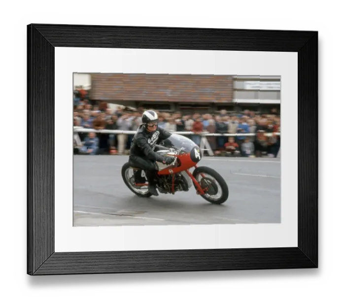 Framed Print : Arthur Wheeler (Guzzi) 1983 Classic Lap TT Framed Print : Arthur Wheeler (Guzzi) 1983 Classic Lap TT