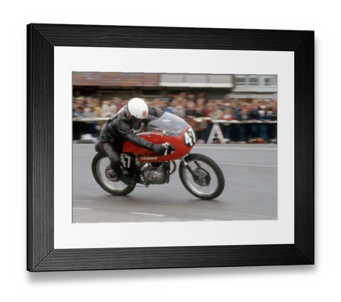 Framed Print : Bernard Beardsworth (Parilla) 1983 Classic Lap TT Framed Print : Bernard Beardsworth (Parilla) 1983 Classic Lap TT
