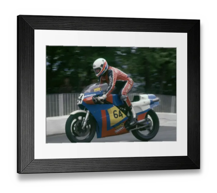 Framed Print : Simon Buckmaster (Suzuki) 1983 Senior TT Framed Print : Simon Buckmaster (Suzuki) 1983 Senior TT