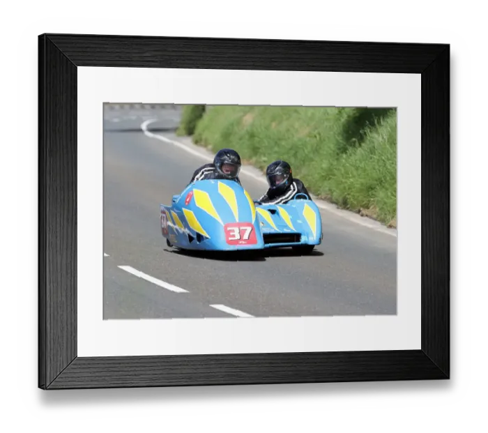 Framed Print : Alun Thomas & Kenneth Cole (Honda Ireson) 2022 Sidecar TT Framed Print : Alun Thomas & Kenneth Cole (Honda Ireson) 2022 Sidecar TT