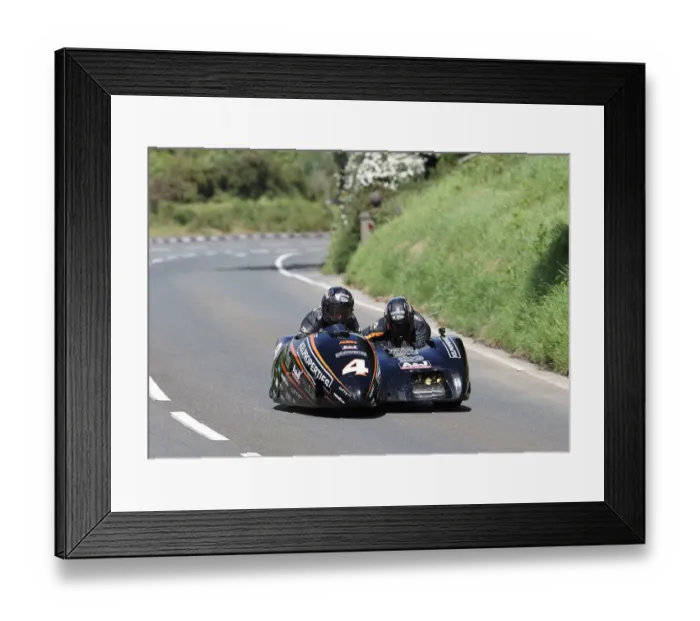 Framed Print : Dave Molyneux & Darryl Gibson (DMR 890) 2022 Sidecar TT Framed Print : Dave Molyneux & Darryl Gibson (DMR 890) 2022 Sidecar TT