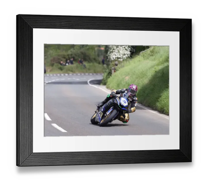 Framed Print : James Hillier (Yamaha) 2022 Supersport TT Framed Print : James Hillier (Yamaha) 2022 Supersport TT