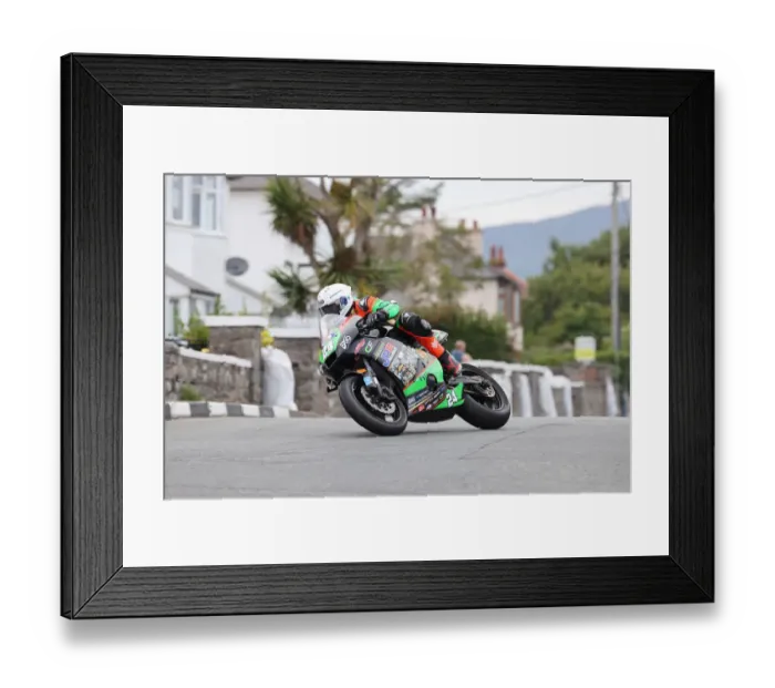 Framed Print : Jonathan Perry (Kawasaki) 2022 Southern 100 Framed Print : Jonathan Perry (Kawasaki) 2022 Southern 100