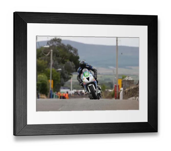 Framed Print : Stephen McKnight (Suzuki) 2022 Southern 100 Framed Print : Stephen McKnight (Suzuki) 2022 Southern 100