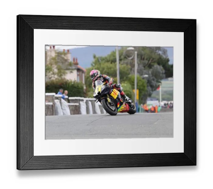 Framed Print : Davey Todd (Honda) 2022 Southern 100 Framed Print : Davey Todd (Honda) 2022 Southern 100