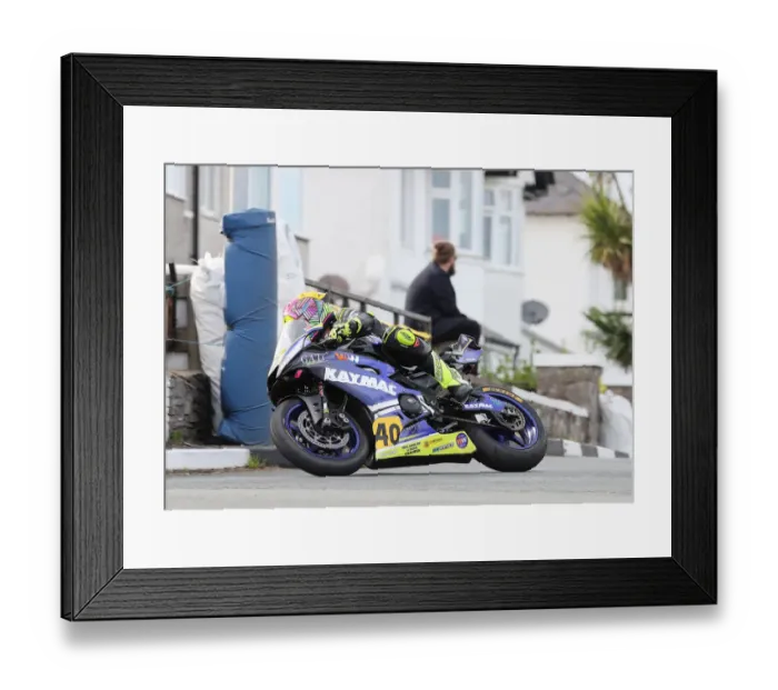 Framed Print : Rhys Hardisty (Yamaha) 2022 Southern 100 Framed Print : Rhys Hardisty (Yamaha) 2022 Southern 100