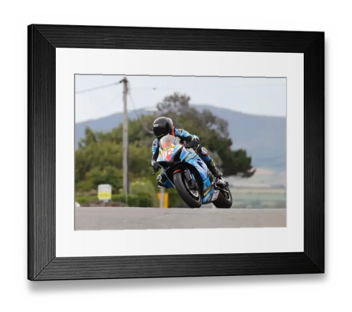 Framed Print : Zach Oultram (Suzuki) 2022 Southern 100 Framed Print : Zach Oultram (Suzuki) 2022 Southern 100