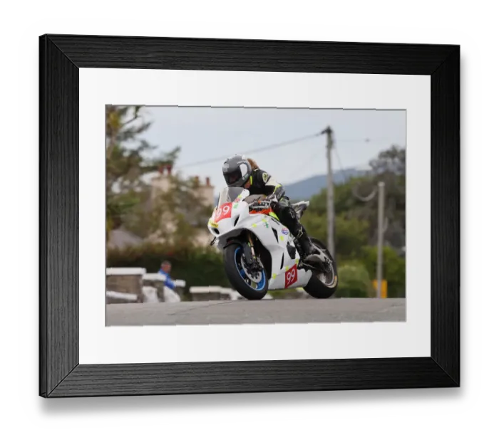 Framed Print : Geoffrey Lunn (Suzuki) 2022 Southern 100 Framed Print : Geoffrey Lunn (Suzuki) 2022 Southern 100