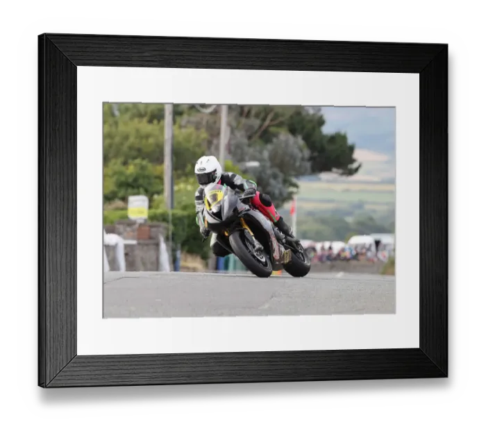 Framed Print : Russ Mountford (Triumph) 2022 Southern 100 Framed Print : Russ Mountford (Triumph) 2022 Southern 100