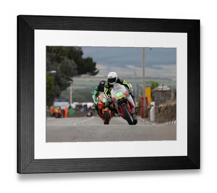 Framed Print : Barry Furber (Yamaha) 2022 Southern 100