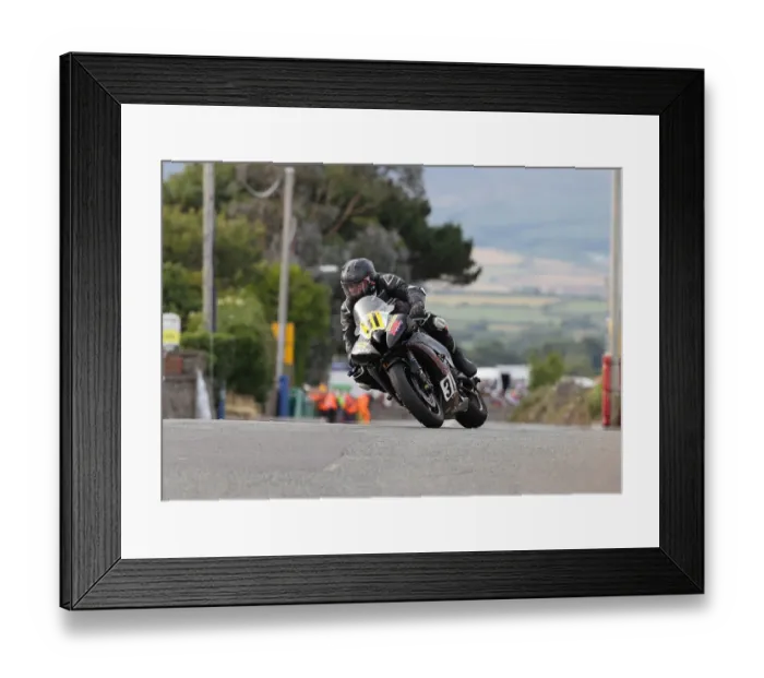 Framed Print : Mark Parrett (Yamaha) 2022 Southern 100 Framed Print : Mark Parrett (Yamaha) 2022 Southern 100