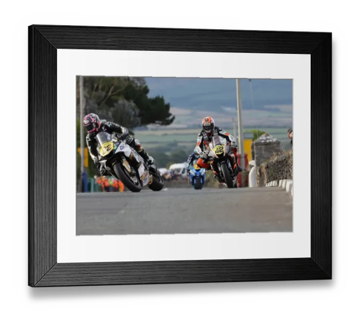 Framed Print : Paul Jordan (Yamaha) and Richard Charlton (Yamaha) 2022 Southern 100 Framed Print : Paul Jordan (Yamaha) and Richard Charlton (Yamaha) 2022 Southern 100