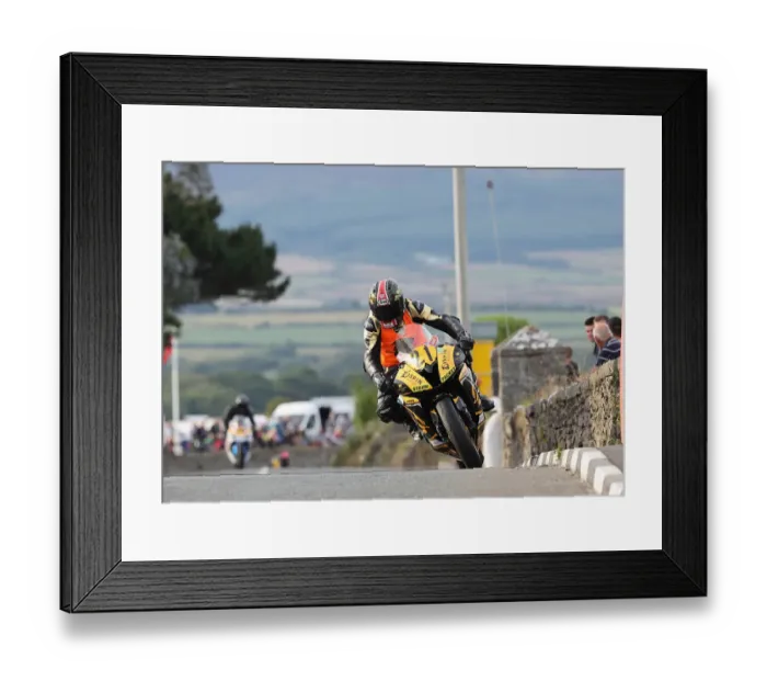 Framed Print : Joe Yeardsley (Yamaha) 2022 Southern 100 Framed Print : Joe Yeardsley (Yamaha) 2022 Southern 100