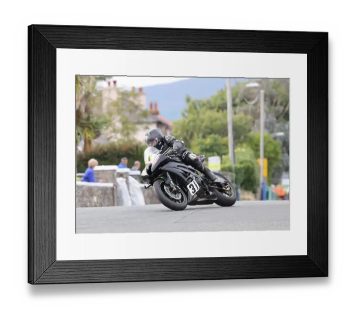 Framed Print : Mark Parrett (Yamaha) 2022 Southern 100 Framed Print : Mark Parrett (Yamaha) 2022 Southern 100