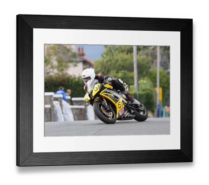 Framed Print : Sam Housley (Yamaha) 2022 Southern 100 Framed Print : Sam Housley (Yamaha) 2022 Southern 100