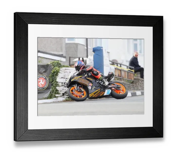 Framed Print : Andy Sailor (Suzuki) 2022 Southern 100 Framed Print : Andy Sailor (Suzuki) 2022 Southern 100