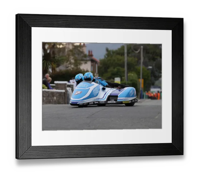 Framed Print : Ryan Crowe & Callum Crowe (LCR Triumph) 2022 Southern 100 Framed Print : Ryan Crowe & Callum Crowe (LCR Triumph) 2022 Southern 100