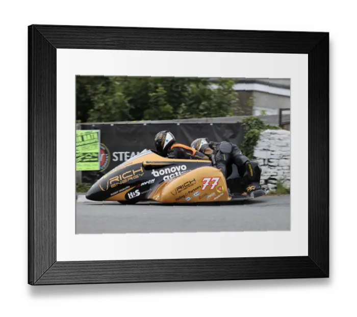 Framed Print : Tim Reeves & Kevin Rousseau (LCR Yamaha) 2022 Southern 100 Framed Print : Tim Reeves & Kevin Rousseau (LCR Yamaha) 2022 Southern 100