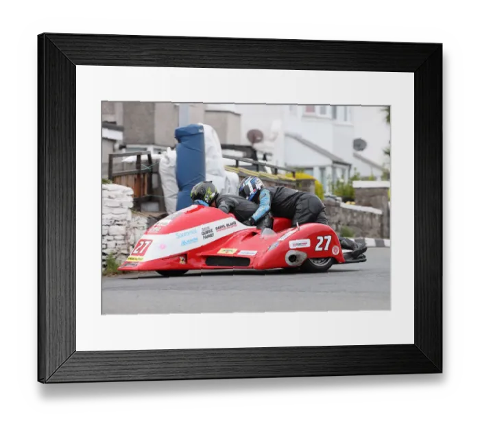 Framed Print : Nigel Smith & Ian Tennant (Ireson Honda) 2022 Southern 100 Framed Print : Nigel Smith & Ian Tennant (Ireson Honda) 2022 Southern 100