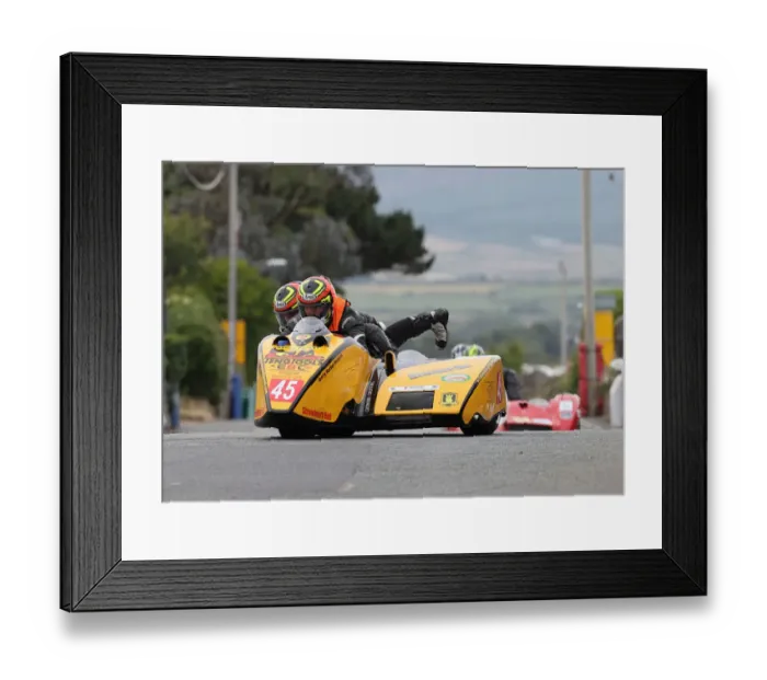 Framed Print : Derek Lynch & Anthony Mcdonnell (DMR Suzuki) 2022 Southern 100 Framed Print : Derek Lynch & Anthony Mcdonnell (DMR Suzuki) 2022 Southern 100
