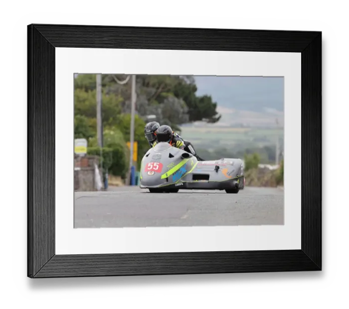 Framed Print : Michael Russell & Dave Dean (Shelbourne Suzuki) 2022 Southern 100 Framed Print : Michael Russell & Dave Dean (Shelbourne Suzuki) 2022 Southern 100