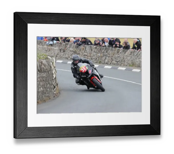 Framed Print : Mark Parrett (BMW) 2022 Southern 100 Framed Print : Mark Parrett (BMW) 2022 Southern 100