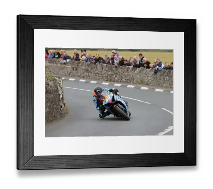 Framed Print : Zach Outram (Suzuki) 2022 Southern 100 Framed Print : Zach Outram (Suzuki) 2022 Southern 100