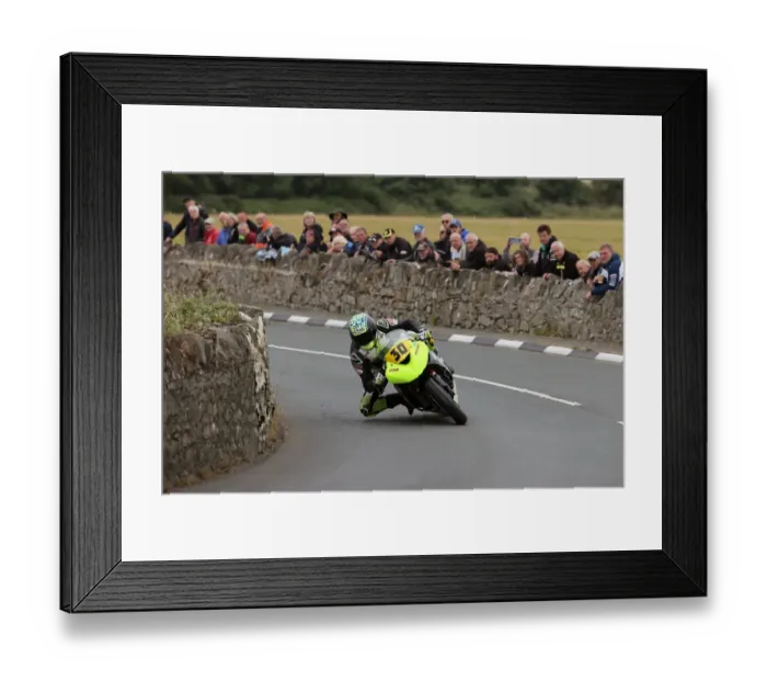 Framed Print : Frankie Stennett (Kawasaki) 2022 Southern 100 Framed Print : Frankie Stennett (Kawasaki) 2022 Southern 100