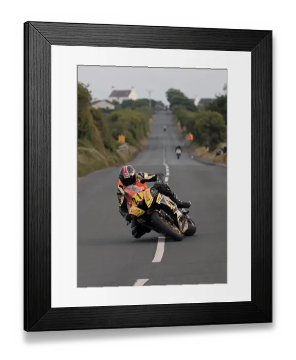 Framed Print : Joe Yeardsley (Yamaha) 2022 Southern 100 Framed Print : Joe Yeardsley (Yamaha) 2022 Southern 100