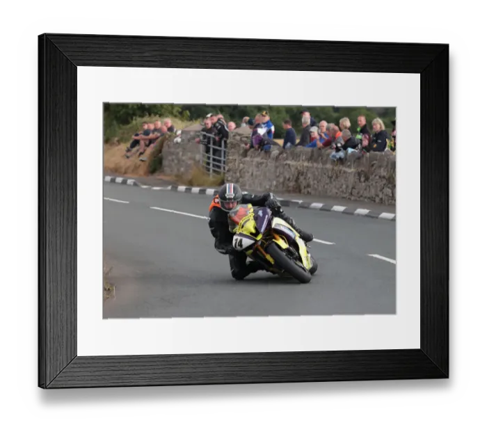 Framed Print : Aaron Hughes (Yamaha) 2022 Southern 100 Framed Print : Aaron Hughes (Yamaha) 2022 Southern 100