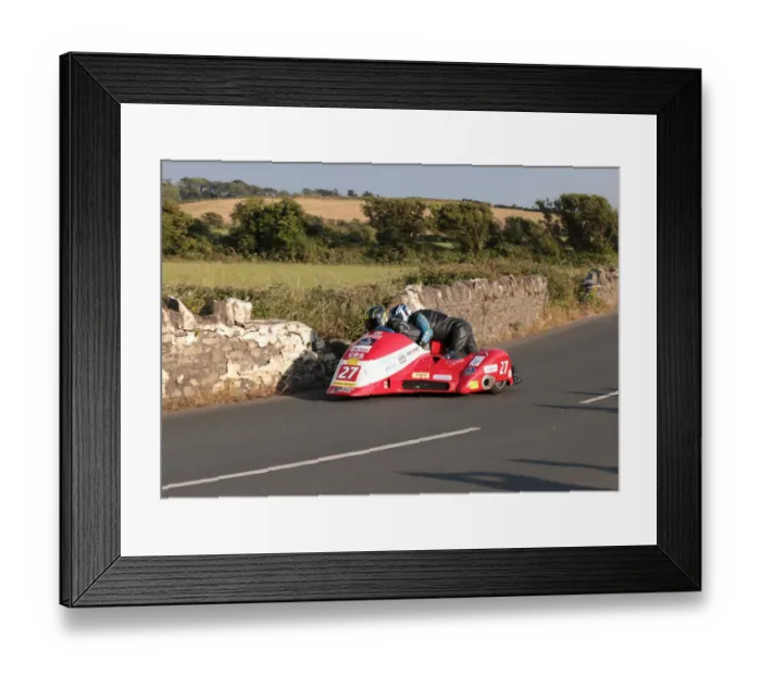 Framed Print : Nigel Smith & Ian Tennant (Ireson Honda) 2022 Southern 100 Framed Print : Nigel Smith & Ian Tennant (Ireson Honda) 2022 Southern 100