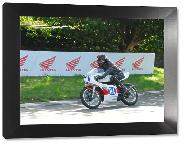 Michael Hibberd (Yamaha) 2016 Manx Grand Prix Parade Lap