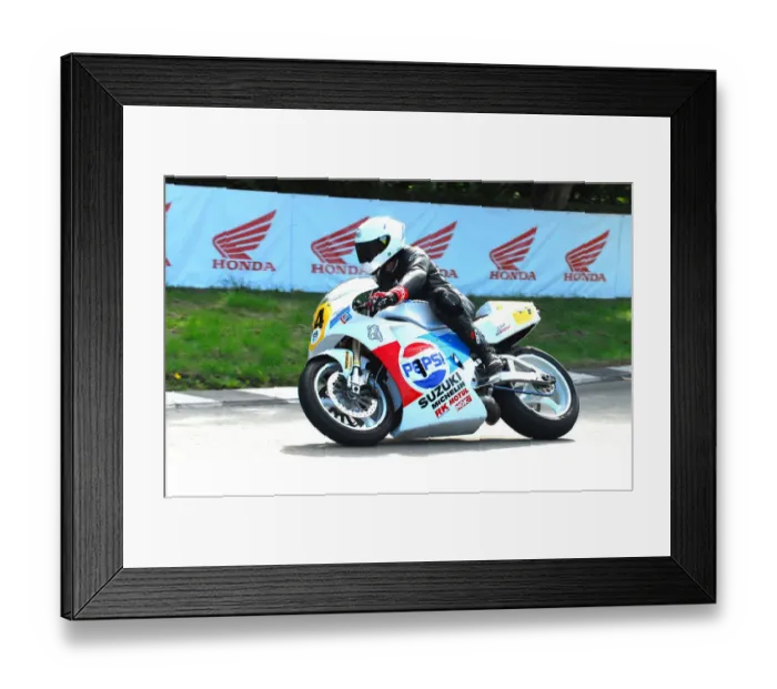 Framed Print : Ian Wilson (Suzuki) 2016 TT Parade Lap Framed Print : Ian Wilson (Suzuki) 2016 TT Parade Lap