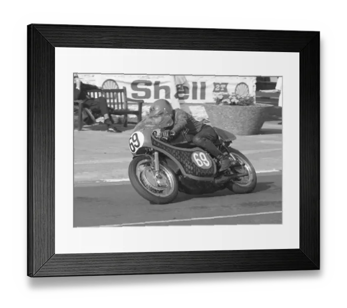 Framed Print : Hans Hart (Maxton Yamaha) 1977 Lightweight Manx Grand Prix Framed Print : Hans Hart (Maxton Yamaha) 1977 Lightweight Manx Grand Prix