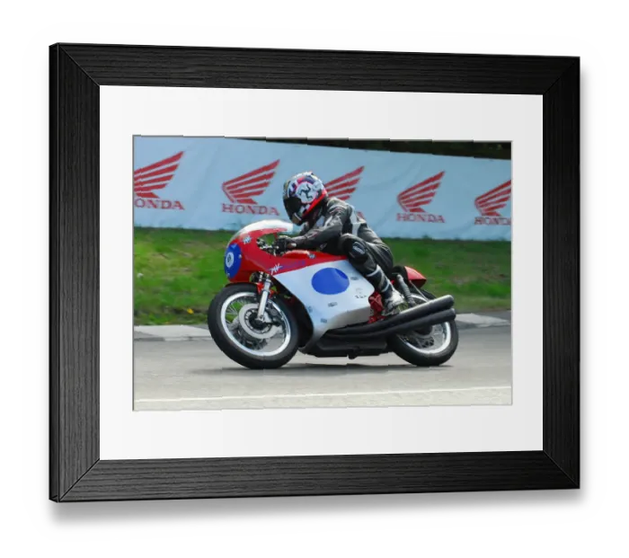 Framed Print : Des Connor (MV) 2016 Parade Lap Framed Print : Des Connor (MV) 2016 Parade Lap