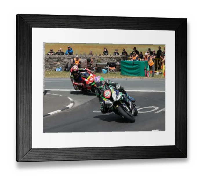 Framed Print : Michael Sweeney (BMW) 2022 Southern 100 Framed Print : Michael Sweeney (BMW) 2022 Southern 100