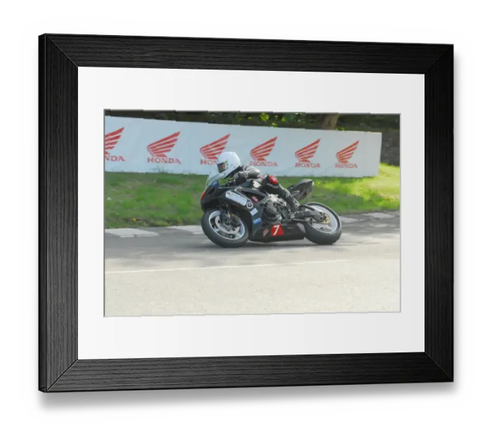 Framed Print : Michael Evans (Suzuki) 2016 Newcomers Manx Grand Prix Framed Print : Michael Evans (Suzuki) 2016 Newcomers Manx Grand Prix