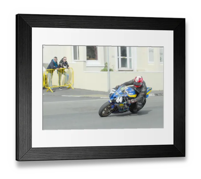 Framed Print : Brendan Fargher (Yamaha) 2016 Junior Manx Grand Prix Framed Print : Brendan Fargher (Yamaha) 2016 Junior Manx Grand Prix