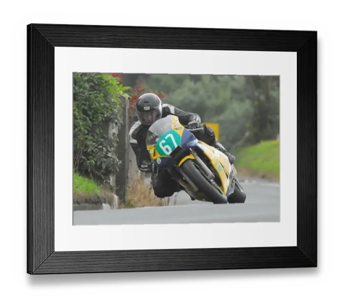 Framed Print : Mike Carter (Honda) 2016 Lightweight Manx Grand Prix Framed Print : Mike Carter (Honda) 2016 Lightweight Manx Grand Prix